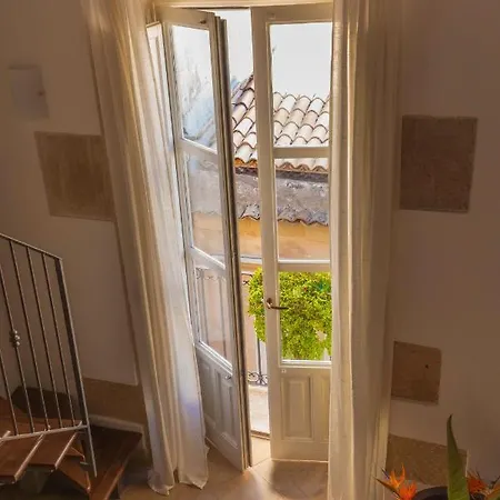 Anacreonte Ortigia *